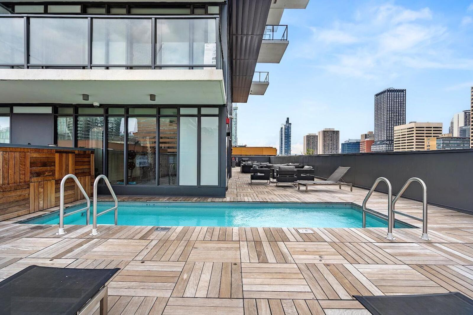 Luxury Dt, 2 Bedroom Deal, Private Balcony, Full Kitchen, Gym - Free Parking Appartement *